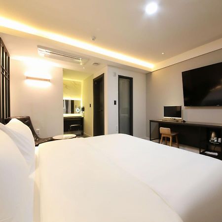 West In Hotel Yeosu Exterior foto