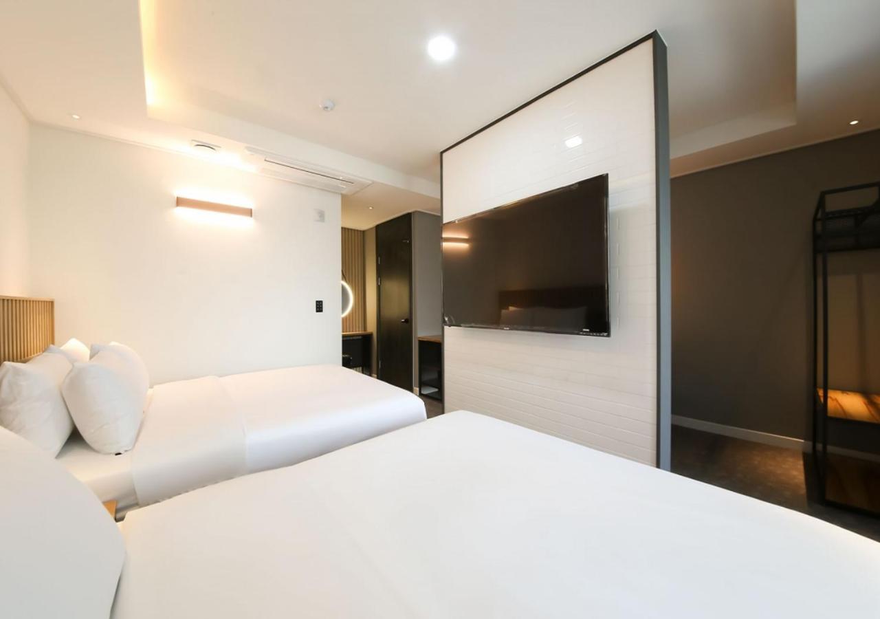 West In Hotel Yeosu Exterior foto