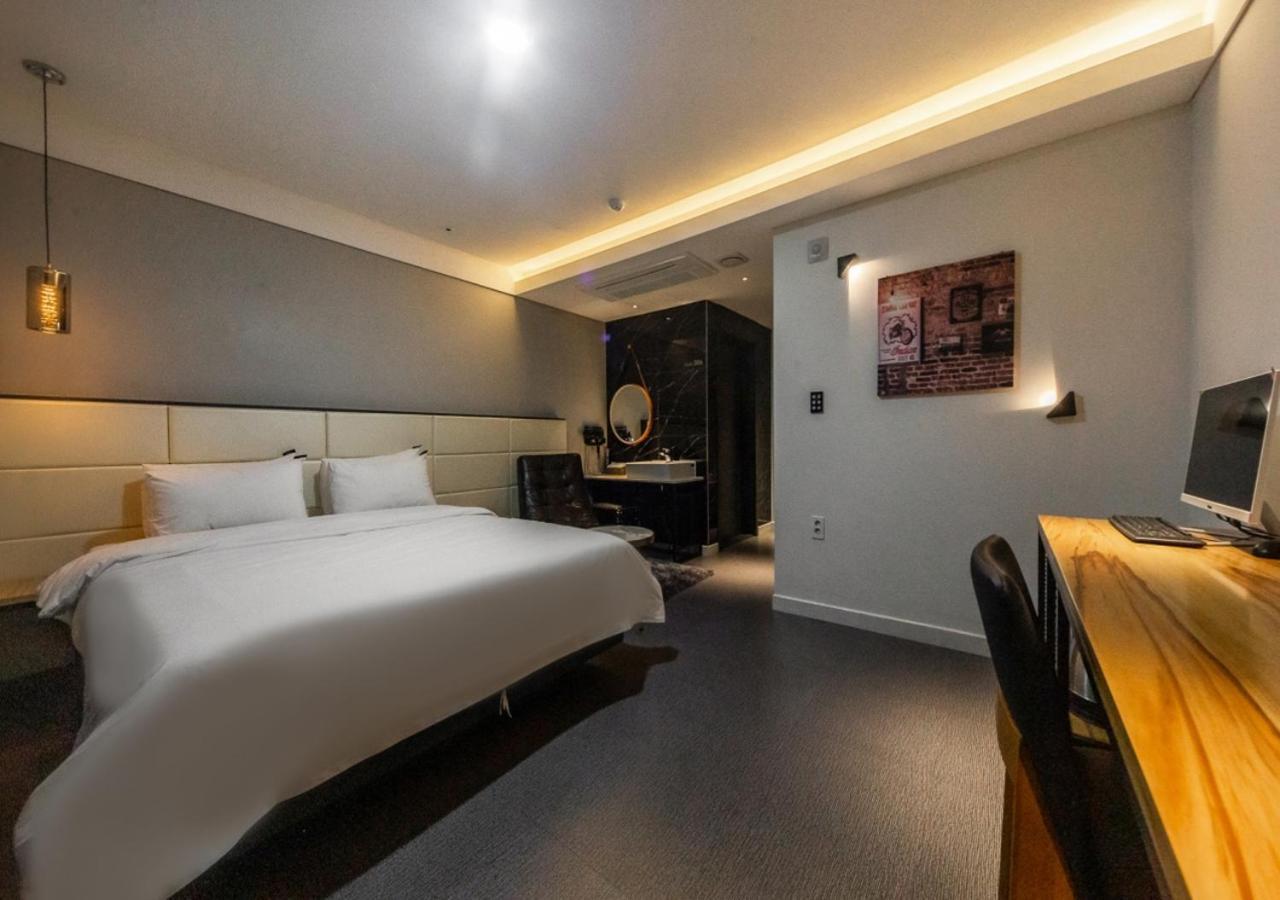West In Hotel Yeosu Exterior foto